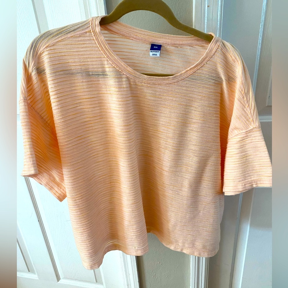 Old Navy/Top/Cropped Tee/ Women’s XXL/ Excellent Condition.Ribbed.